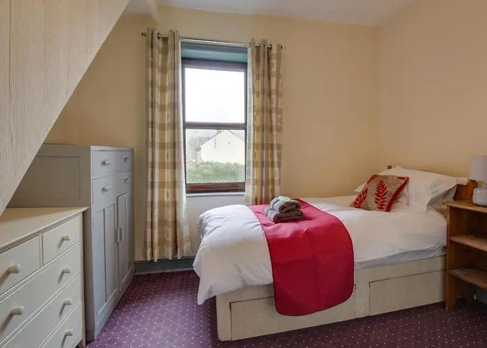 4 Bed In Oc-ds940 * Hawes