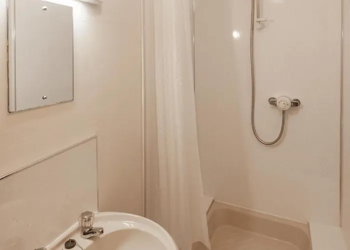 4 Bed In Oc-ds940 Holiday home *