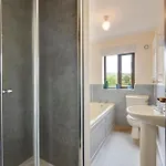 4 Bed In Oc-ds940 * Хоус