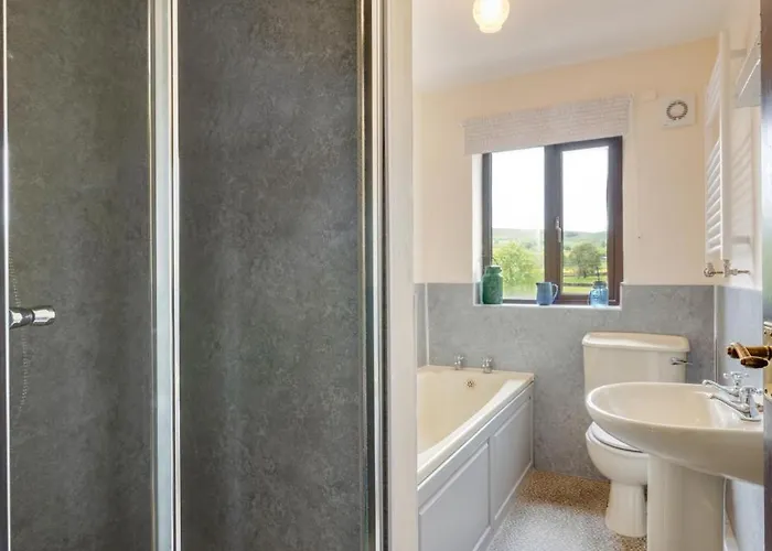 4 Bed In Oc-ds940 * Hawes